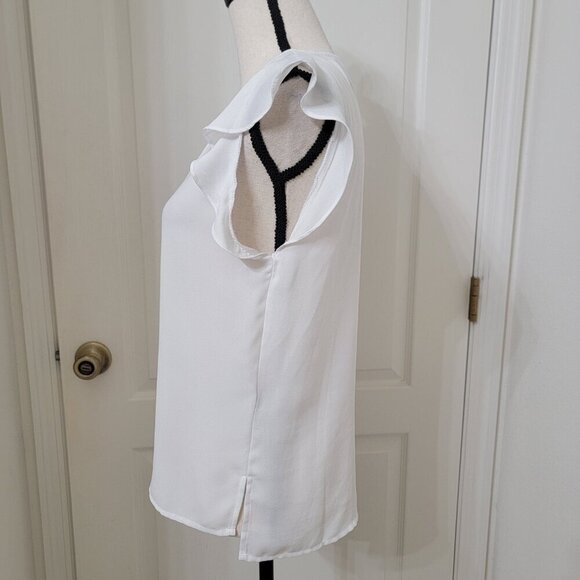 Forever 21 Size XS White Flutter Sleeve Blouse, Excellent Used Condition - Picture 2 of 11